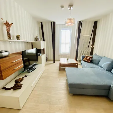 Admiral Apartment *